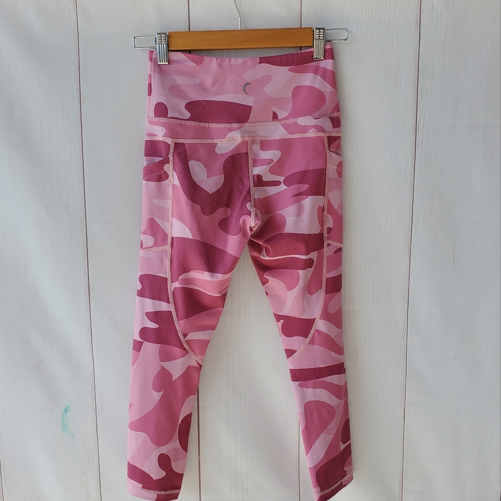 Zyia Active Pink Camp Capris View 3